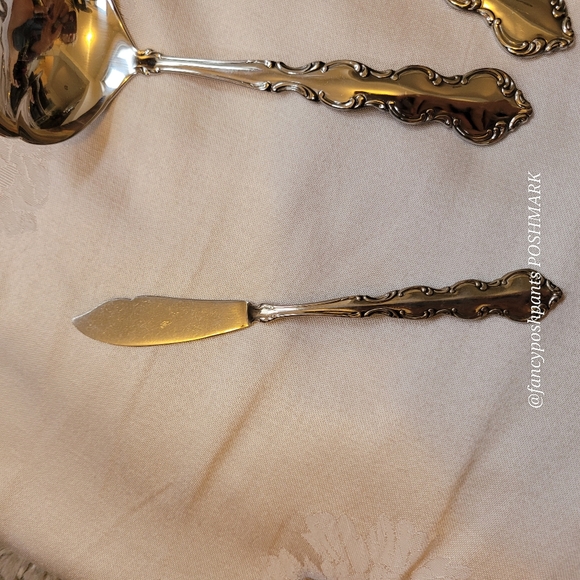 4pcONEIDA special set large ladle, large serving spoon, TWO! butter knives RARE! - Picture 10 of 17